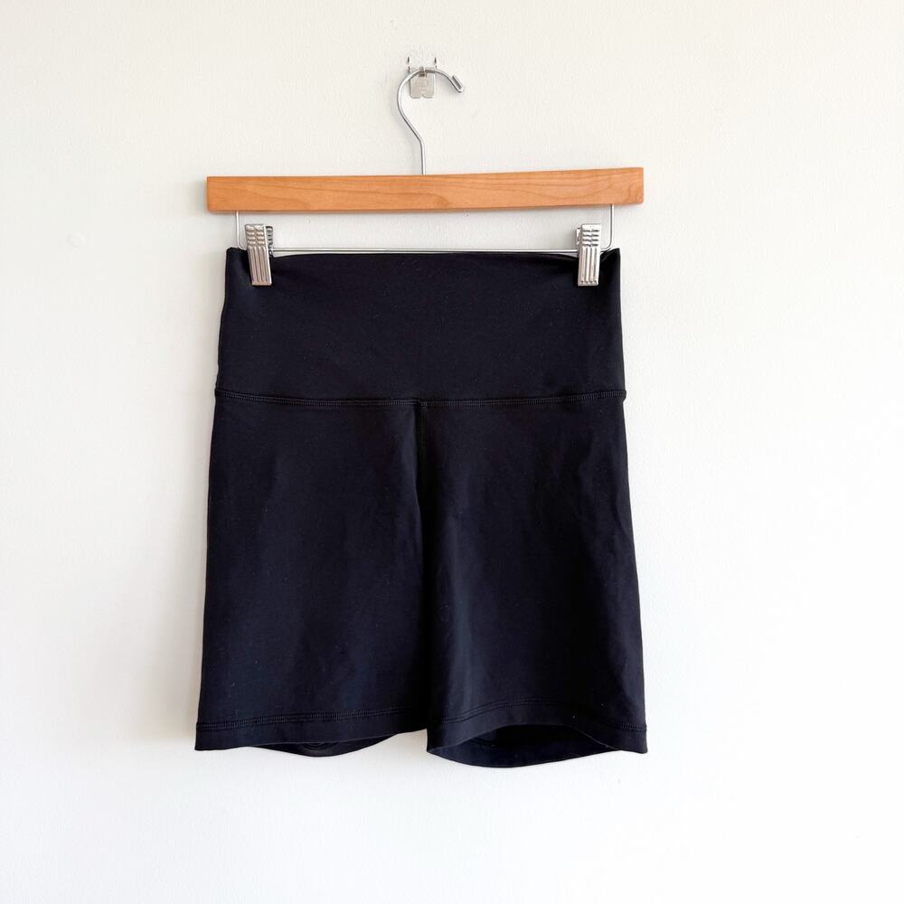 Aritizia TnAction Pull On High Rise Activewear Biker Shorts Black M - Picture 2 of 5